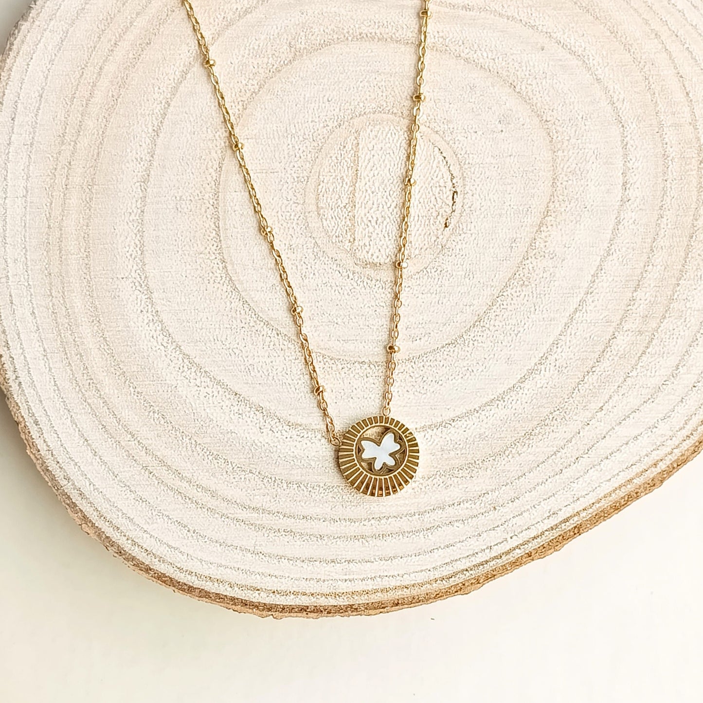 Golden Star Inlay Circle Pendant Necklace