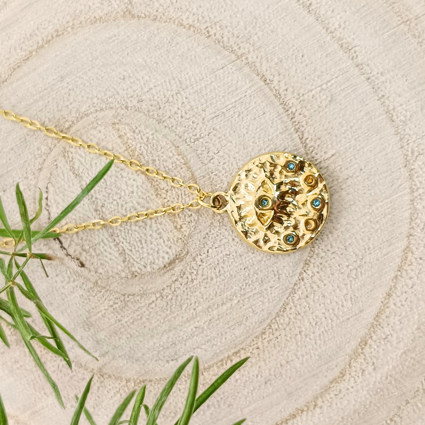 Celestial Glow Textured Pendant Necklace