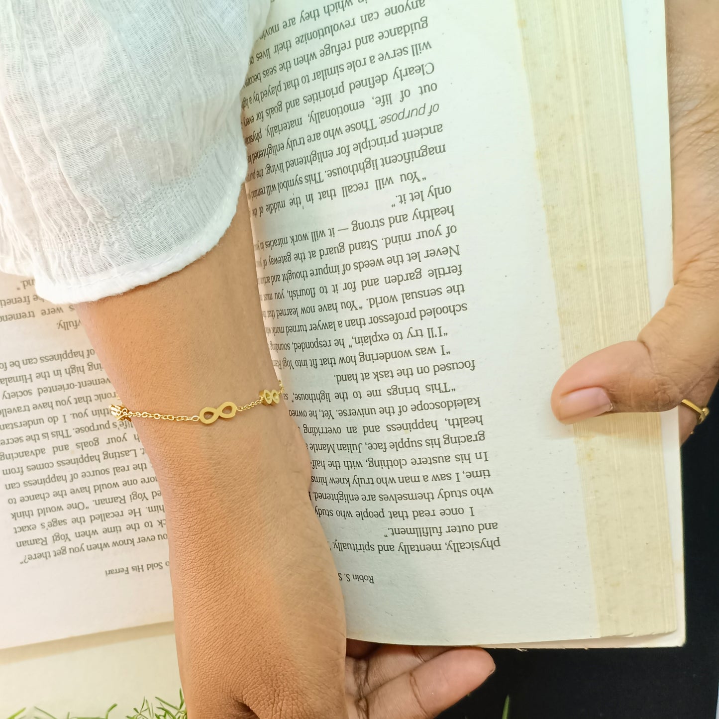 Golden Infinity Link Chain Bracelet