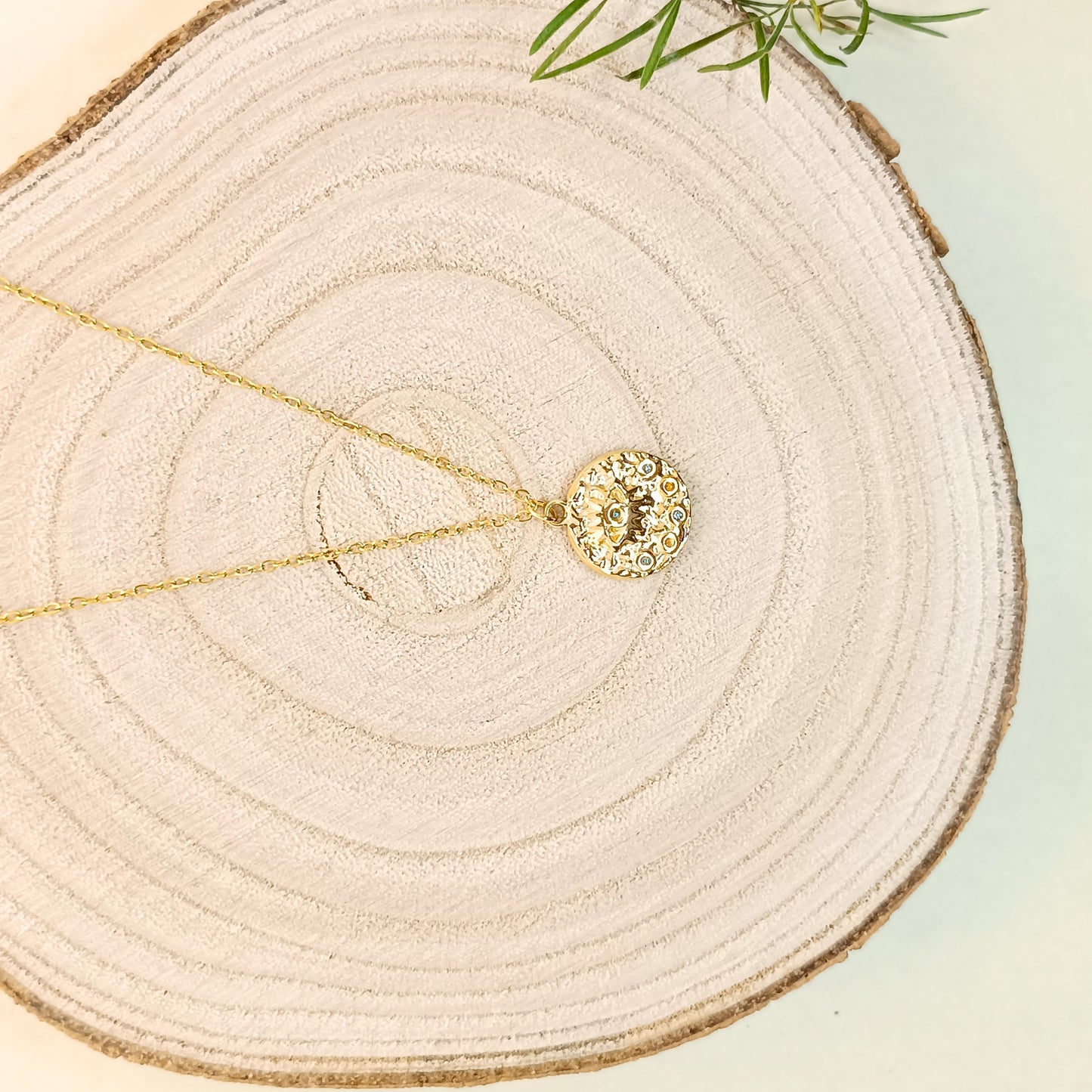 Celestial Glow Textured Pendant Necklace