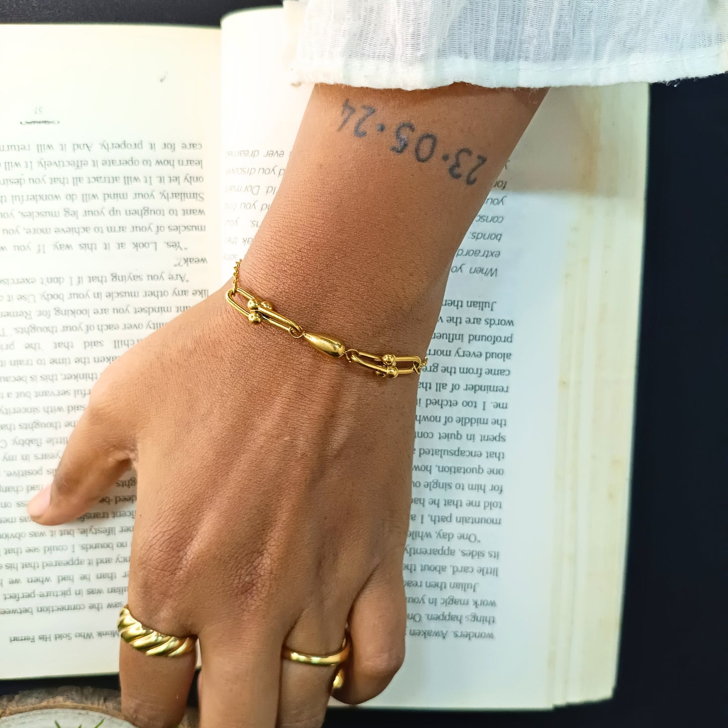 Golden Bar-Link Chain Bracelet