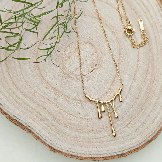 ✨ Golden Drip Elegance Necklace